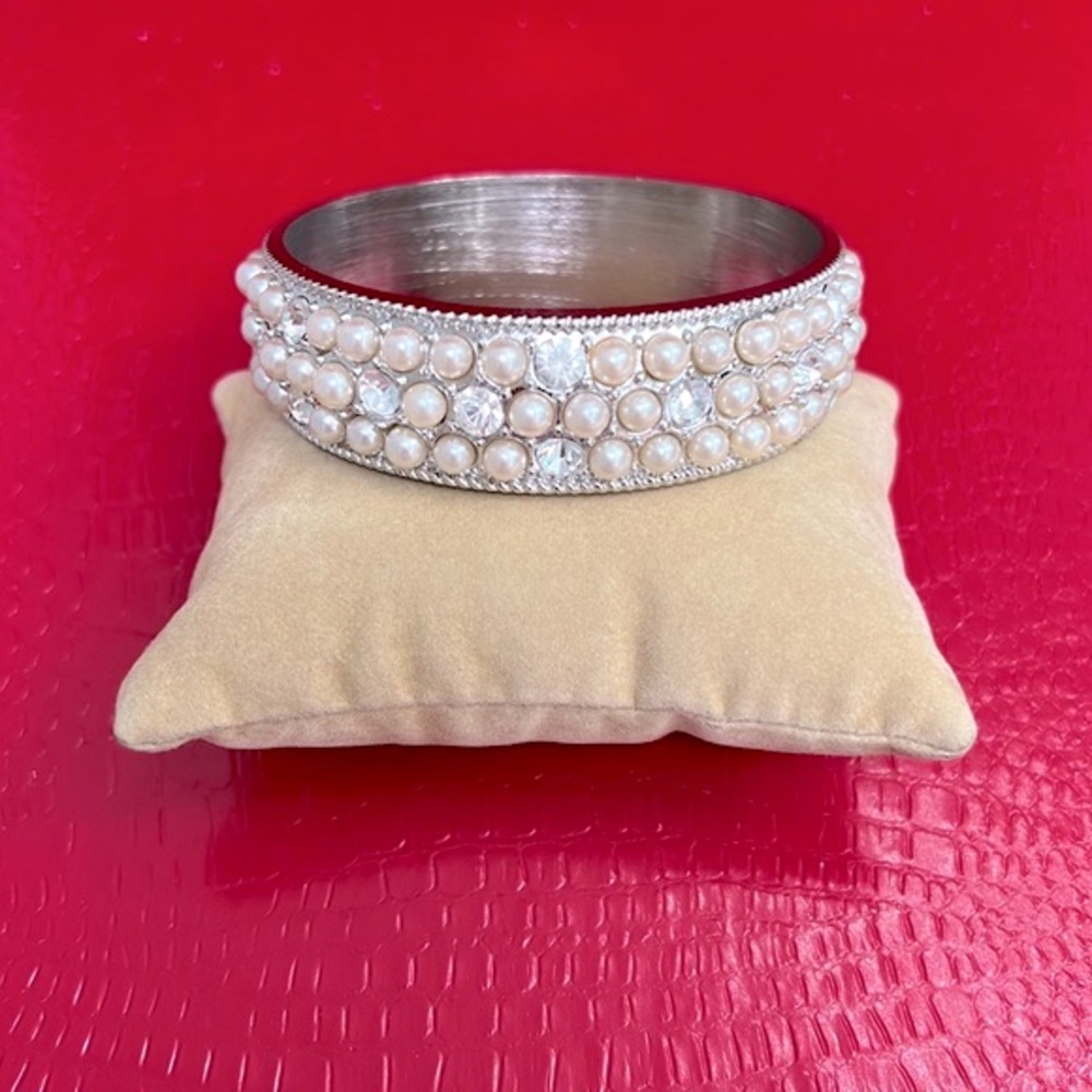 Silver Bracelet with Pearls and Crystals